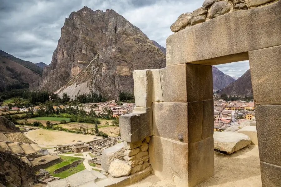 Machu Picchu & Sacred Valley Tour (2 Days)